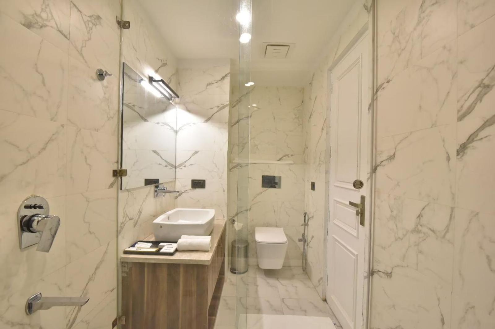 Claret Inn & Suites - Dalhousie Dış mekan fotoğraf